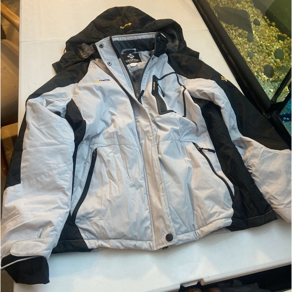 Gemyse women's Ski Snowboarding Jacket Large Winter